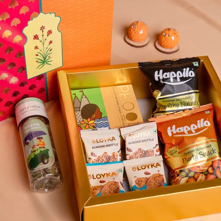 Harmony of Joy Hamper, a Diwali gift hamper with Happilo Nutmix, Happilo Party Snack and Loyka Almond Brittle